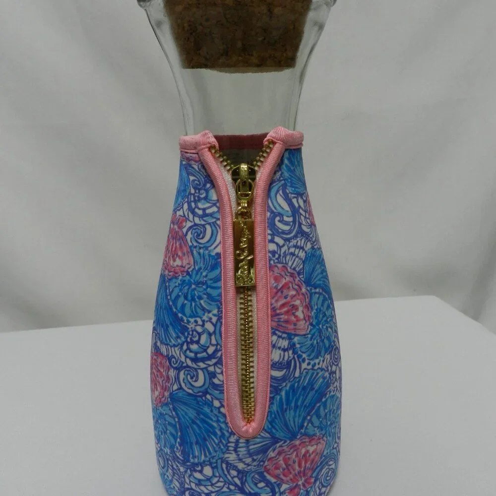 Lilly Pulitzer Raising Shell Glass Carafe Cork stopper & Koozie Sleeve 10